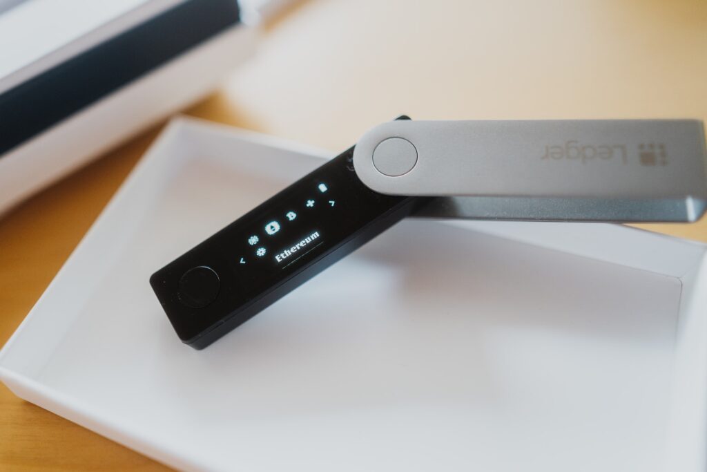 【完全解説】ハードウェアウォレットLedger Nano の初期設定のやり方